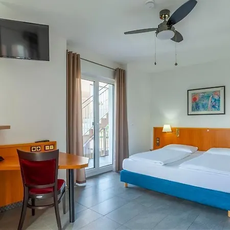 Heilbronner Am Schoenen Theater Отель