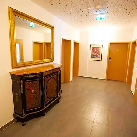 Heilbronner Am Schoenen Theater מלון