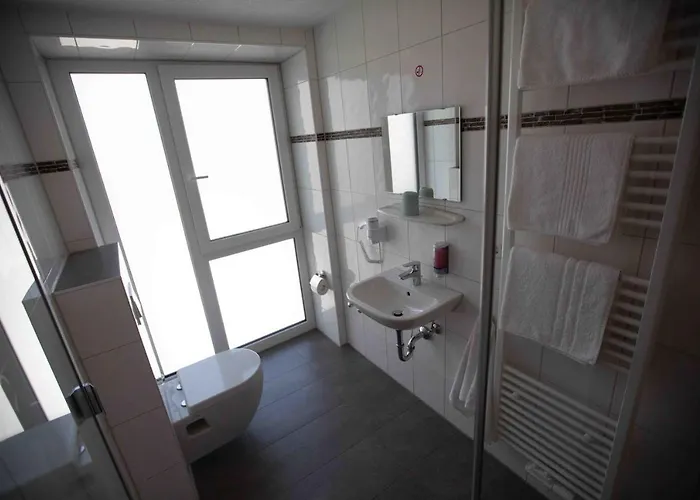 Heilbronner Am Schoenen Theater 3* 海尔布隆